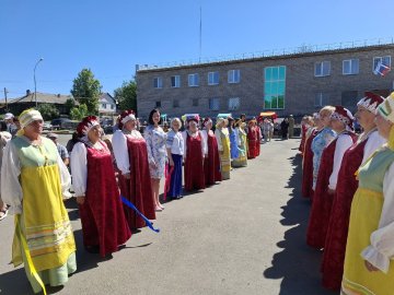 В округе прошел фестиваль-конкурс "Счастливы вместе", посвященный Дню семьи, любви и верности