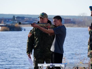 Сдача нормативов воспитанников Центра военно-патриотического воспитания имени Героя Российской Федерации В.И. Юрьева