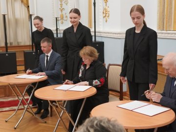 Подписание трехсторонних соглашений о реализации проекта «Муниципальный органный концертный зал Свердловской области»