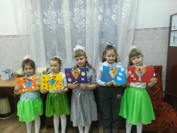 С праздником весны!