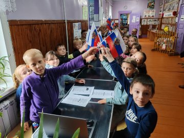 В округе состоялись мероприятия, посвященные Дню Государственного флага Российской Федерации