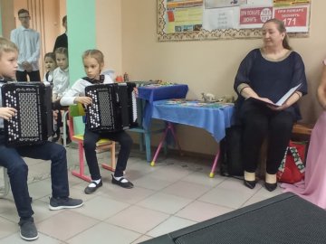 Концерт учащихся и преподавателей Черноисточинской ДШИ в школе №7 п. Висим