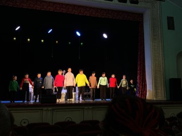 Присвоение почетного звания театральному коллективу "Живые кулисы"