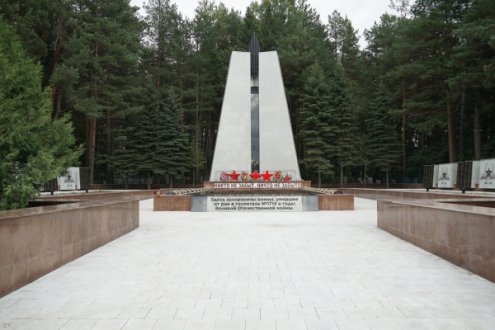Мемориальный комплекс, посвященный войнам, умершим от ран в госпитале  №1714 с 1942 по 1946 г. «Мемориал Руш»